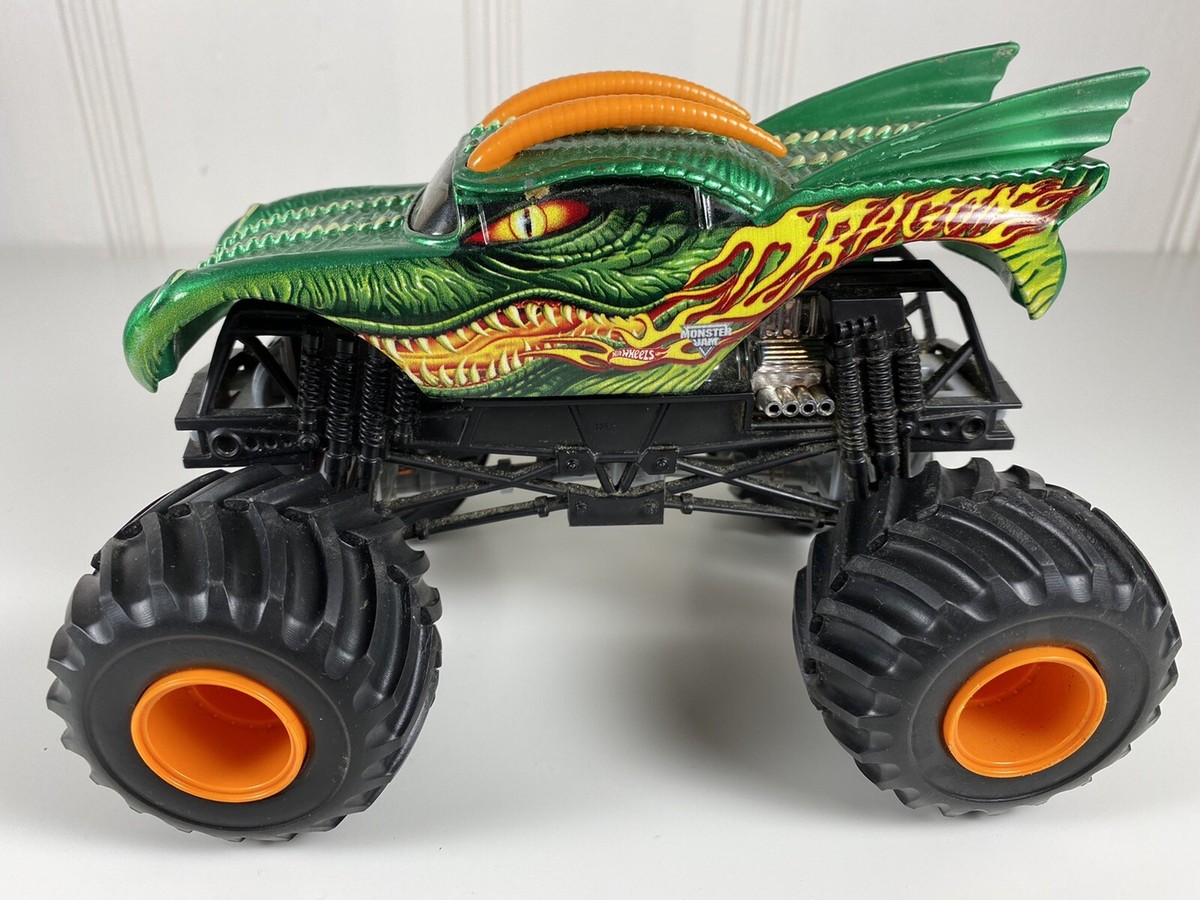 Monster Jam Dragon Hot Wheels 1:24 4x4 Truck Racing Diecast Green