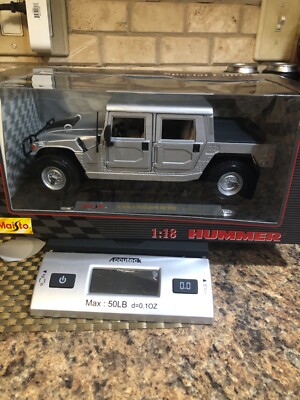 MINT Maisto HUMMER H1 HARDTOP SILVER 1:18 SCALE OPENING HOOD