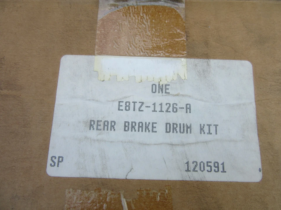 Juego de tambor de freno trasero Ford E8TZ-1126-A 8 tacos ¡GENUINO FABRICANTE ORIGINAL!!! Foto 2 de 4
