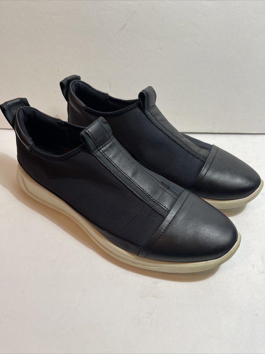 ECCO Women's Size 10 Black Flexure Runner Slip on Sneaker