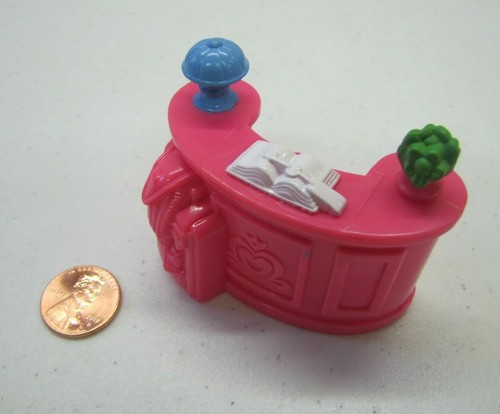 FISHER PRICE Sweet Streets Dollhouse HOTEL LOBBY CHECK IN Registration Counter - Picture 2 of 3