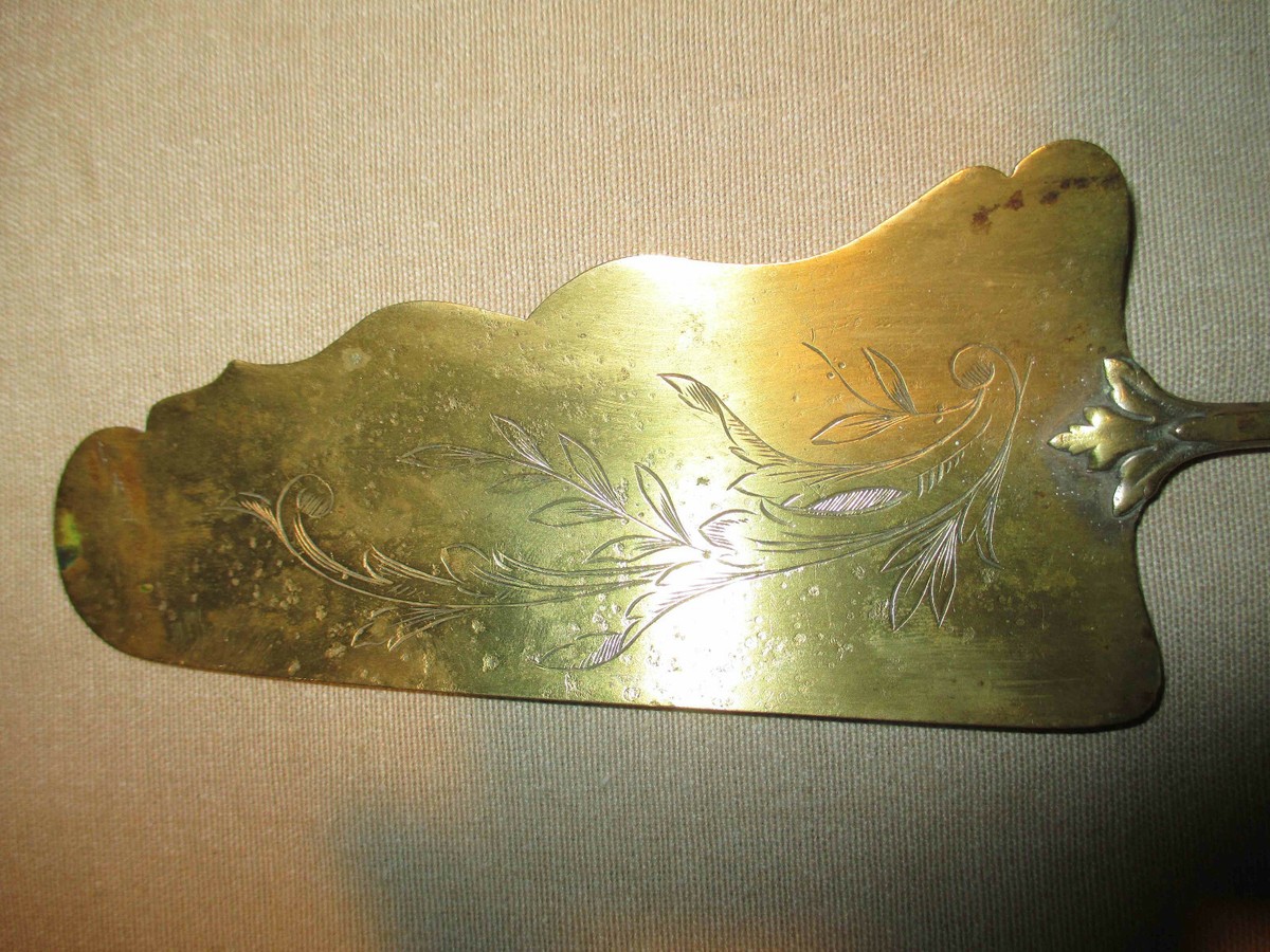 Pelle à tarte art nouveau en argent massif