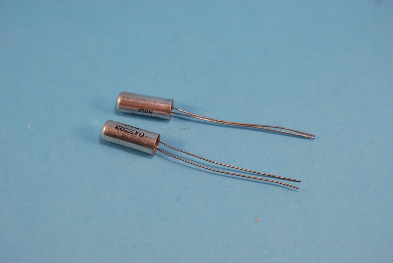 2x  Valvo OAZ203 NOS 6.2V Solid State Zener Diodes Metal Can