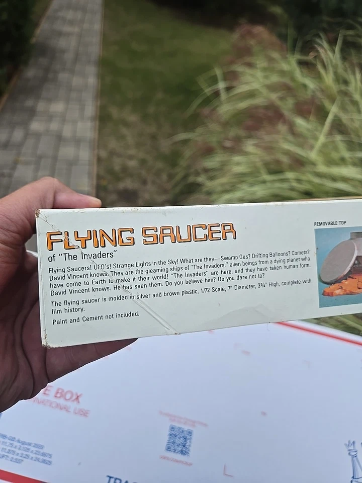 Aurora 1975 The Invaders TV UFO Flying Saucer Vintage Model Kit, READ, *AS IS* - Image 3 of 4