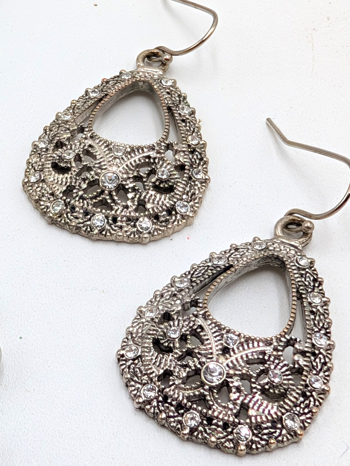 Flower Shaped Silver Tone Statement Necklace with… - image 8