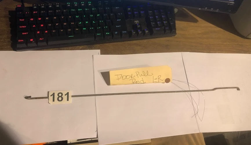 VW ESCARABAJO VOLKSWAGEN 68-1979 CONVERTIBLE O SEDÁN HORIZONTAL CERRADURA PUERTA TIRADOR BARRA Foto 2 de 4