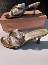 Touch Ups By Benjamin Walk Corp. Bronze Metal  Jewel Embelishments Sz8M.