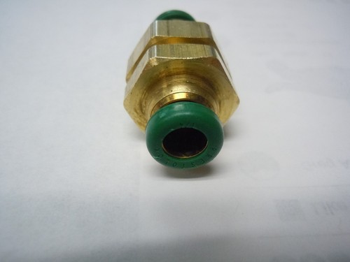 SMC Air Lift Bulkhead Union Fitting  1/4″ PTC X 1/4″ PTC, DOT, KV2E07-00 (Qty-4) - Picture 3 of 3