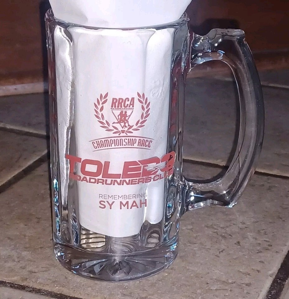 Toledo Road Runners Club 40th Glass City marathon drink pop beer soda
