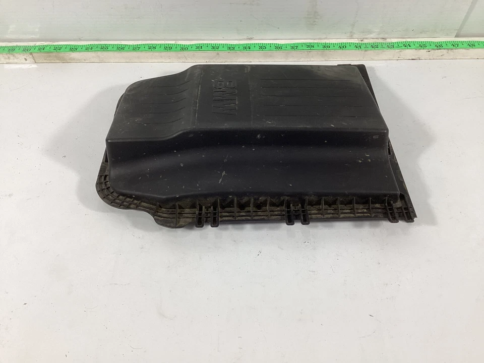 2008-2010 BMW 535i Upper Air Intake Cleaner Filter Box 70304789 OEM . - Image 4 of 4