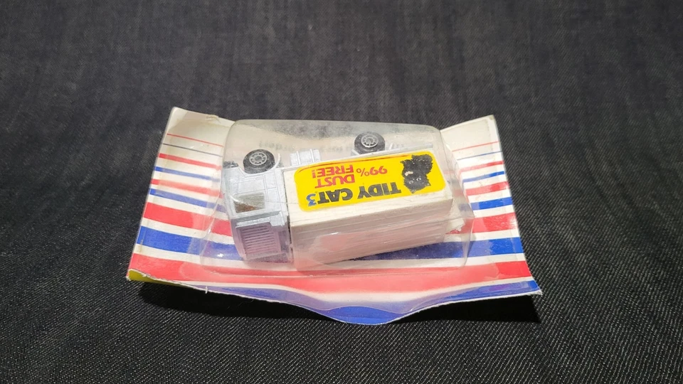 1981 Matchbox Tidy Cats Litter Volvo Delivery Truck Mail-In Promotion 1:90 Scale - Image 4 of 4