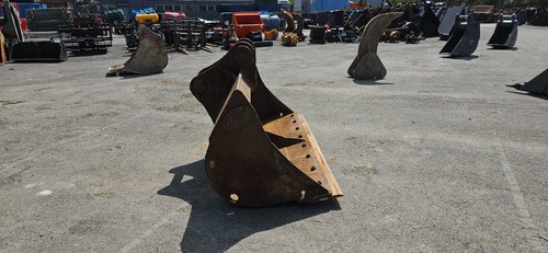 97" Ditching Bucket w/ 90mm Pins - Used - Price £2350.00 + VAT @ 20% - C240 - Picture 7 of 8