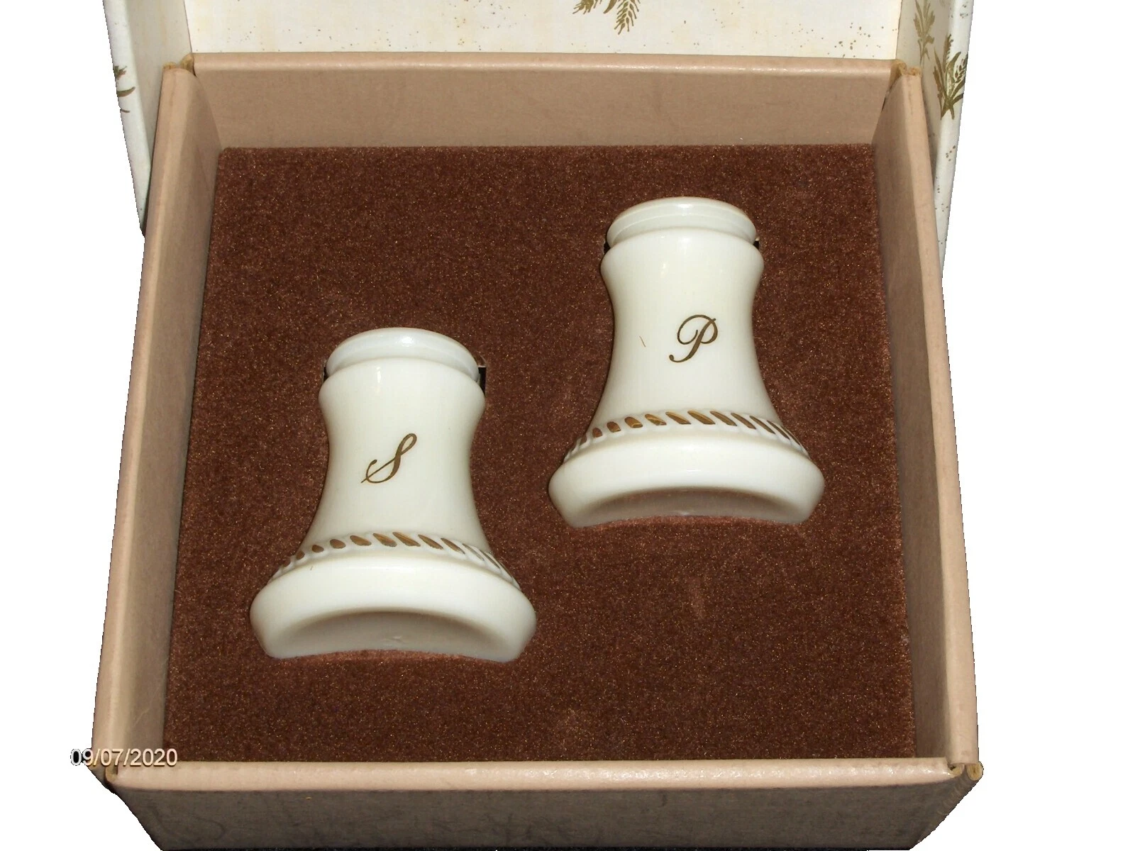White Glass Salt & Pepper Salts&Pepper Shakers