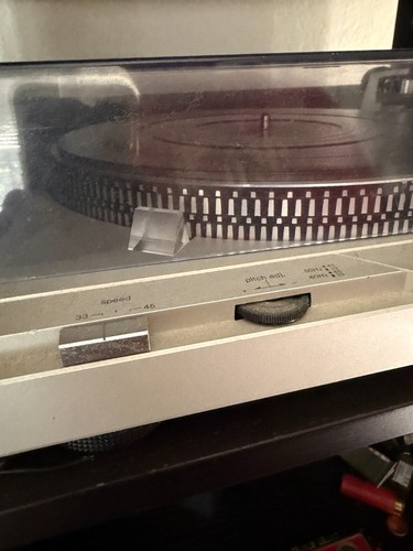 Pair of 2 Vintage Technics SL-D2 Direct Drive Turntables  Both Working good cond