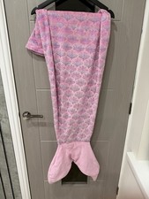 Pink girls Minnie Mouse mermaid blanket, new without tags