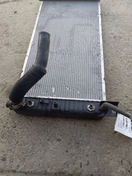 Radiador 04-13 Chevrolet Suburban 2500 22840116 Foto 3 de 4