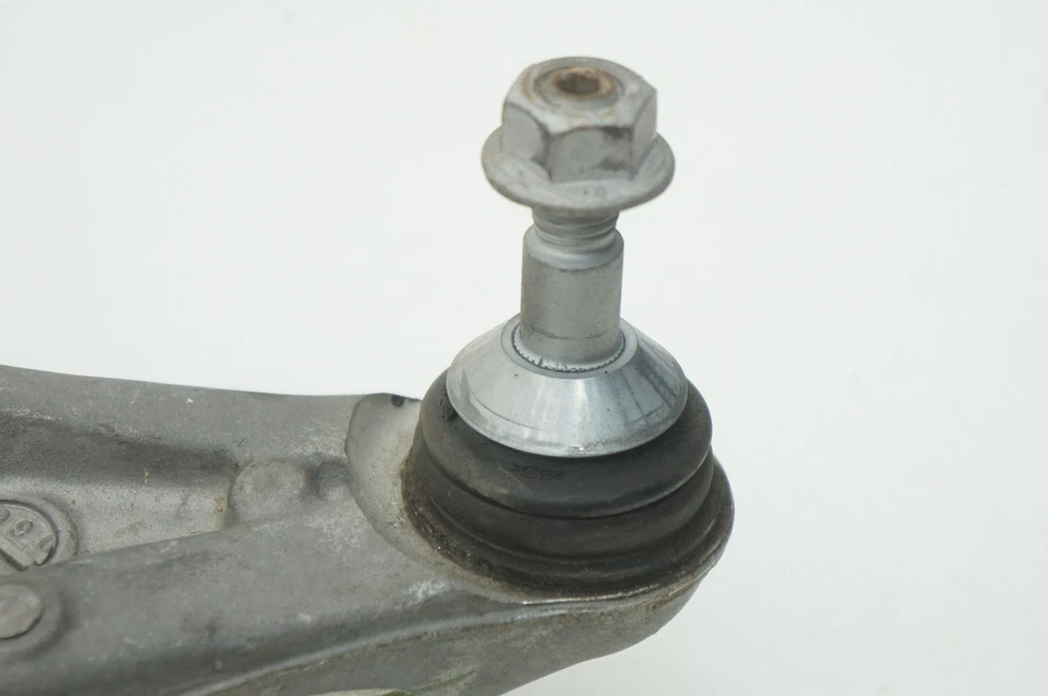 Front Suspension Left Lower Control Arm OEM 85561494 Chevrolet Corvette C8 20-25 - Image 3 of 4