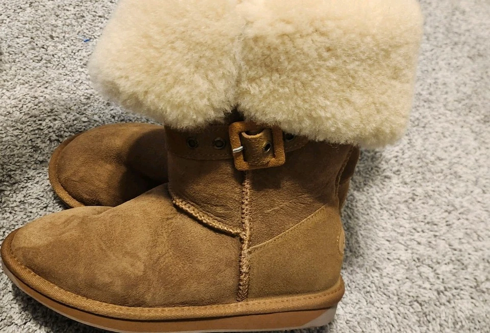 Botas Emu Australia $180 Malacoota Piel de Oveja Plegable Hebilla Lateral Talla 6W Tostadas Foto 2 de 4