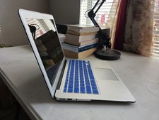 Apple MMGG2LL/A MacBook Air 13" Early 2015 Core i5 1.6GHz 8GB RAM 256GB SSD...