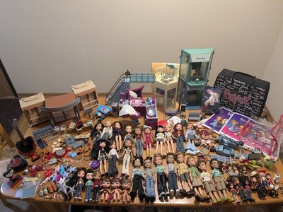 Bratz Dolls Y2K HUGE LOT Fashion Mall High School Accessories Clothes Rare Sets