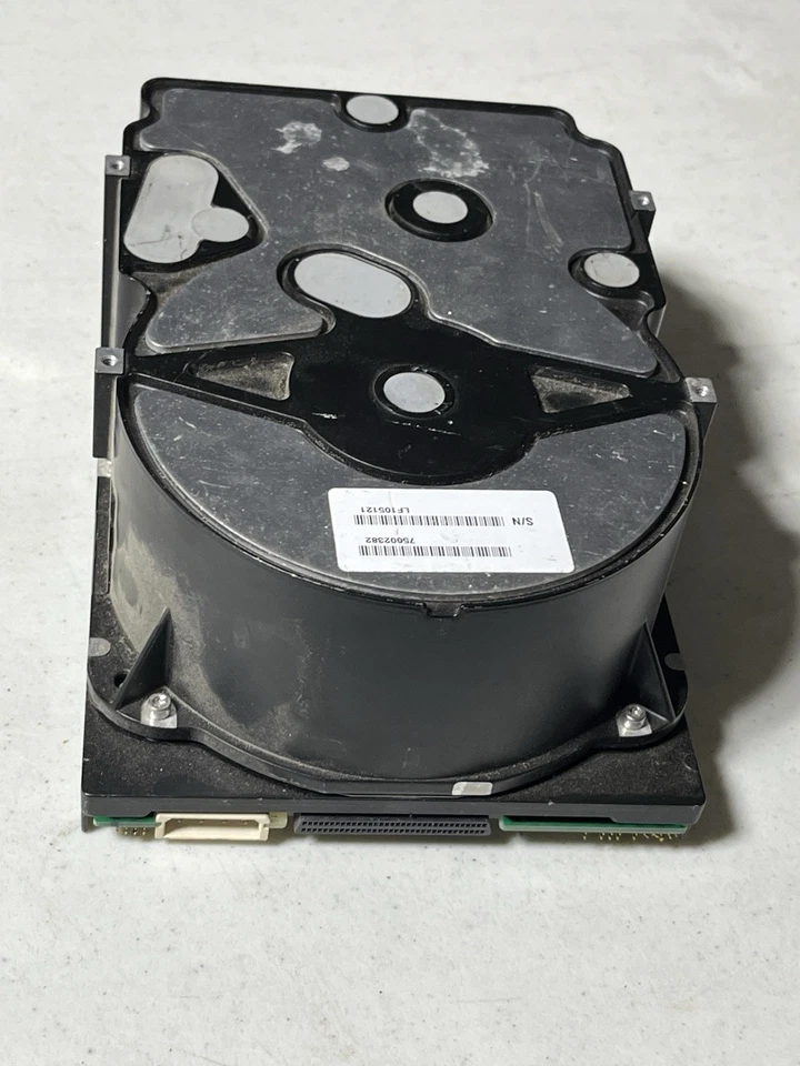 47GB Elite 47 GB Seagate ST446452W 68 pin 5.25" FH Internal SCSI HARD DISK DRIVE - Image 2 of 4