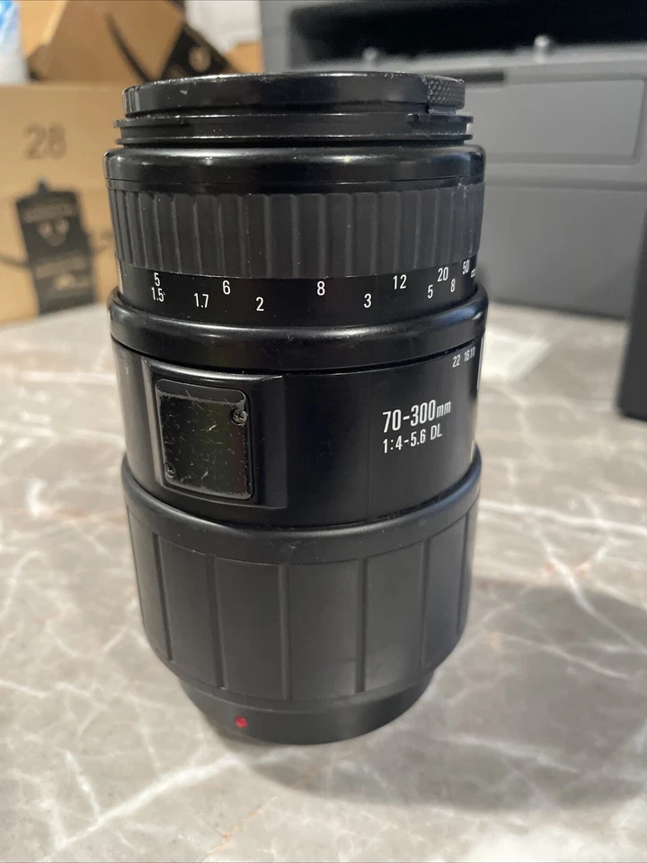 Sigma 70-300mm F/4-5.6 DL Macro Telephoto Zoom Lens for NIKON DSLR DEFECTIVE - Image 3 of 4