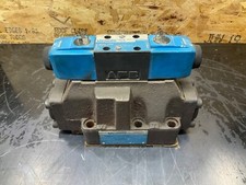 VICKERS DG4V-3-6C-M-U-HL7-60-B13 VALVE DG5S-8-2C-T-M-U-HL7-40 #11D75PR5*IAC