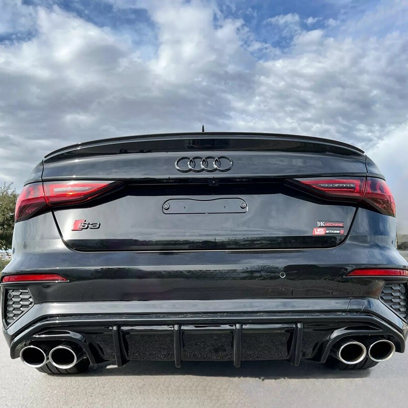 Diffuseur arrière Audi S3 8Y en ABS noir brillant style compétition