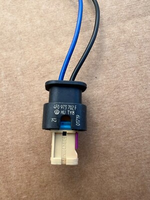 For VW Audi Porsche 4F0973702F Oil Pressure Pigtail Plug Housing