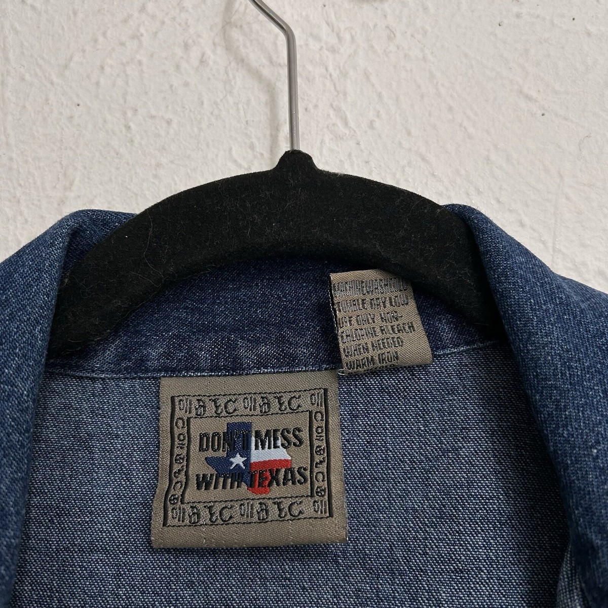 Don't Mess With Texas VTG 90s Blue Denim Jacket Fringe