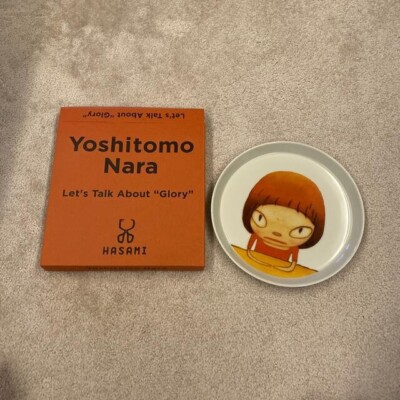 Yoshitomo Nara《Let's Talk About “Glory”》 (2012) Hasami
