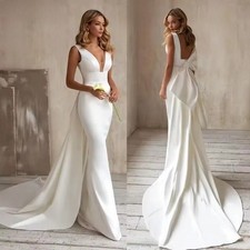 Simple Mermaid Wedding Dresses V-Neck Detachable Train Satin Bow Bridal Gowns