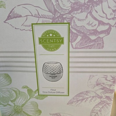 Scentsy Fleur Gray Deluxe Oil Diffuser Floral White/Gray Plastic 58528