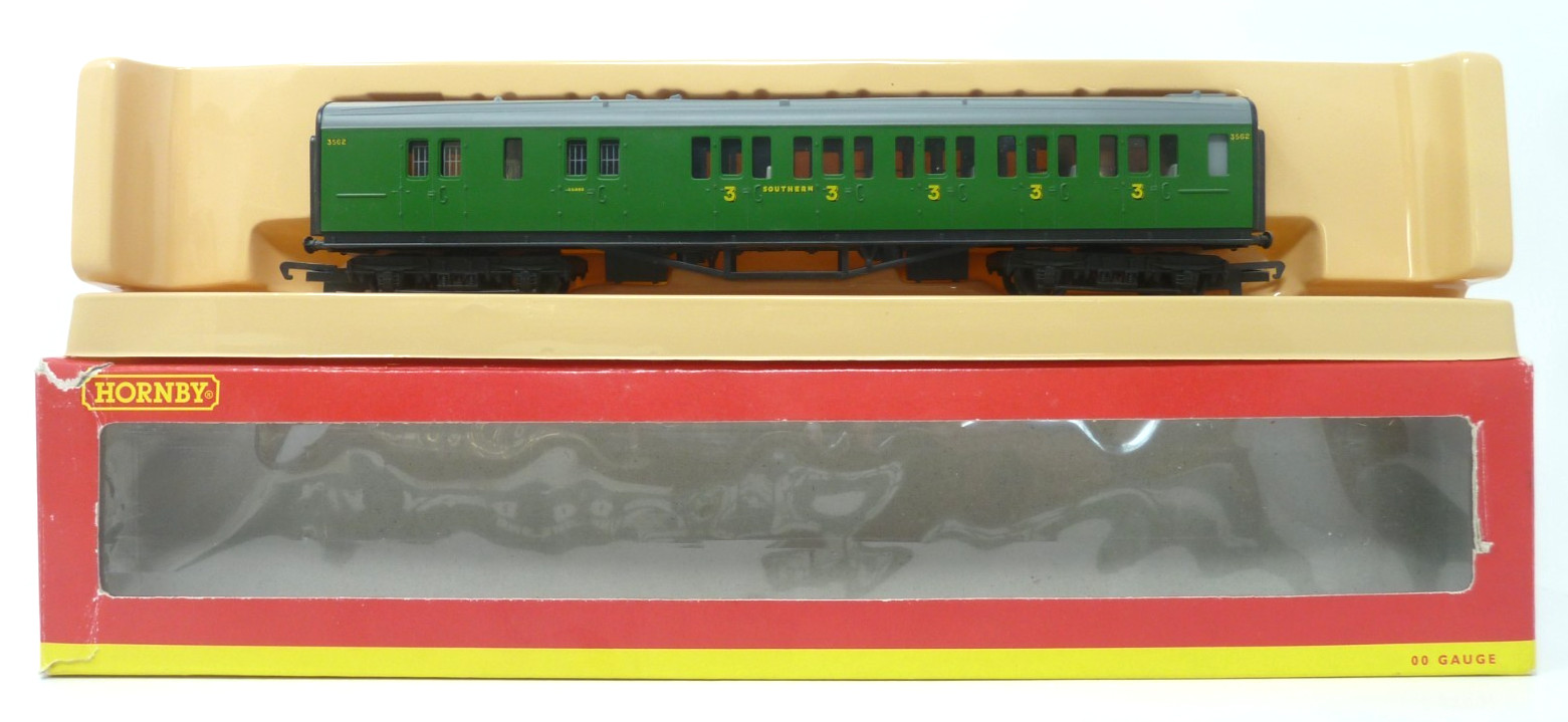HORNBY R4008C SR BRAKE 3RD COACH 3562 OO GAUGE