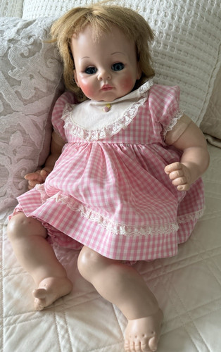 Vintage 1965 Madame Alexander PUSSY CAT 18" Doll Vinyl Cloth PINK DRESS Blue Eye