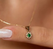 Natural Emerald 2Ct Round Cut Women's Beauty Pendant 14K Yellow Gold Plated