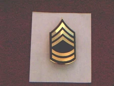 ORIG. KOREA WAR ERA  SERGEANT 1st. CLASS (E7) HELMET RANK BADGE WITH SCREW BACK