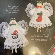 Vtg Rare Designs for the Needle Holiday Pin Pals Santa & Stocking Cr. St. Kit