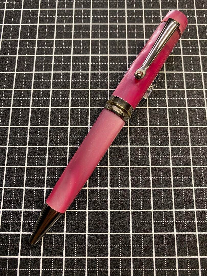 DELTA Vintage-Collection Pink resin/Silver Twisted Ballpoint Pen