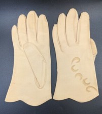 Vintage Women's Gloves Off White 7"