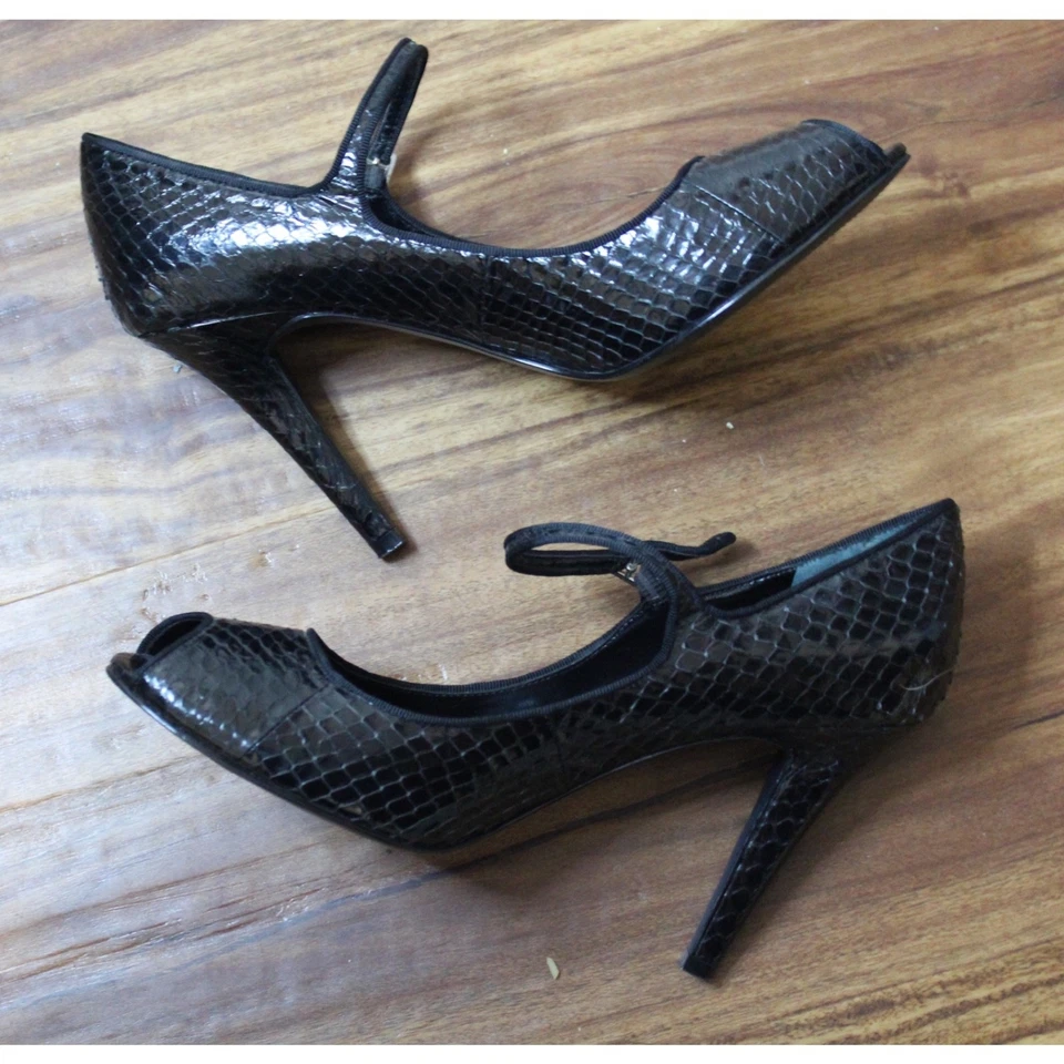 Lauren Ralph Lauren Black Mary Jane Peep Toe Heels Snake Size 7 - Imagem 3 de 4