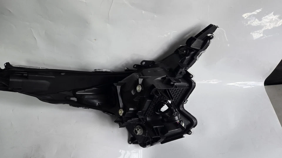 TOYOTA PRIUS HYBRID (2016 - 2018) HEADLIGHT HEADLAMP LED PASSENGER - Image 2 of 4