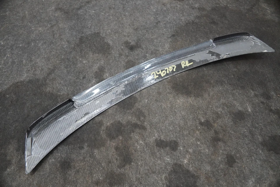 Panel alerón puerta levadiza maletero trasero fibra carbono 68240524AA Alfa Romeo 4C 2015-18 Foto 4 de 4