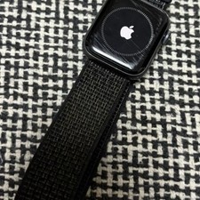 Apple Watch SE 40mm Smartwatch with Slight Scratches, 74 Battery Official
