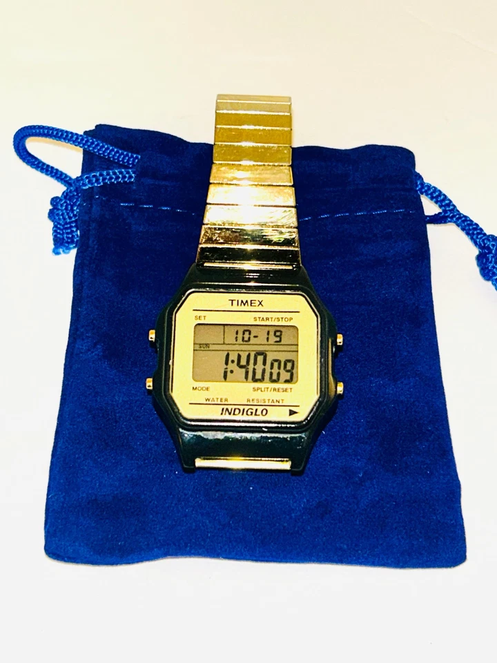 De colección. Reloj Timex Indiglo Hombre/Bisel Resina Negro/Banda Original Tono Dorado/FUNCIONA Foto 3 de 4