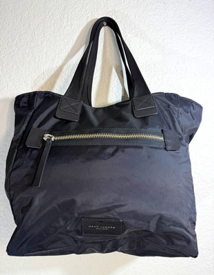 Marc Jacobs Black Tote Bag Double Handles Zip/Snap Closure Inner/Outer Pockets