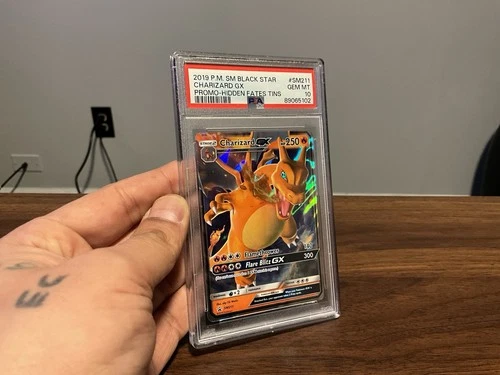 2019 POKEMON SM BLACK STAR PROMO HIDDEN FATES TINS #SM211 CHARIZARD GX PSA 10