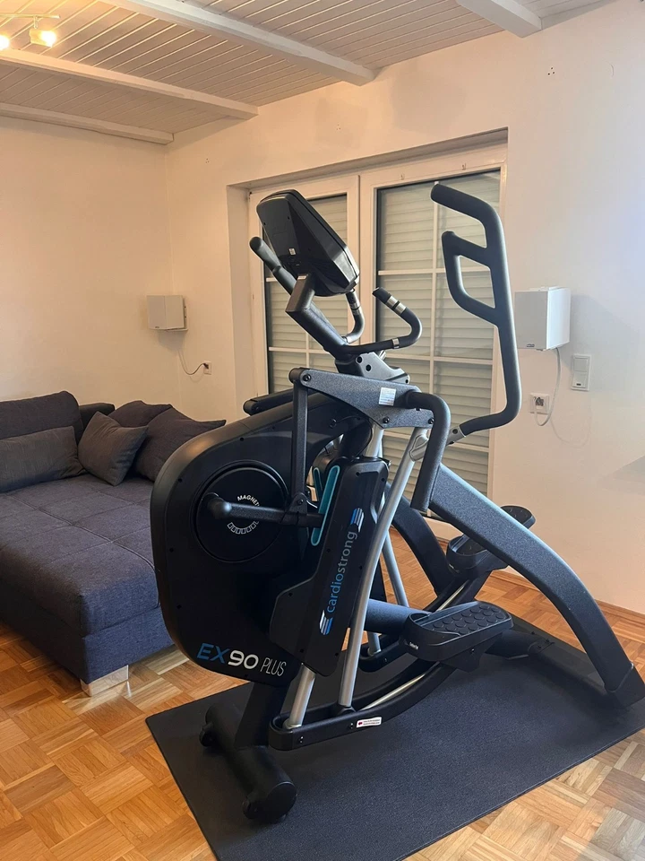 Cardiostrong Crosstrainer EX90 PLUS nur 39 Betriebsstunden Cardio Strong - Bild 2 von 4