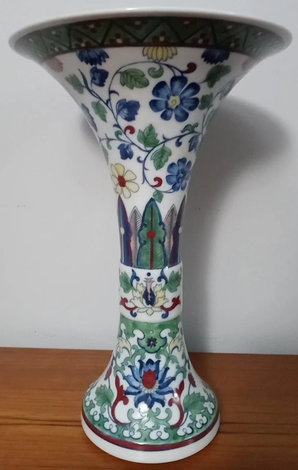 Chinese Porcelain Yongzheng Mark Enamel Flower Horn Vase Reproduction~Beautiful - Image 3 of 4