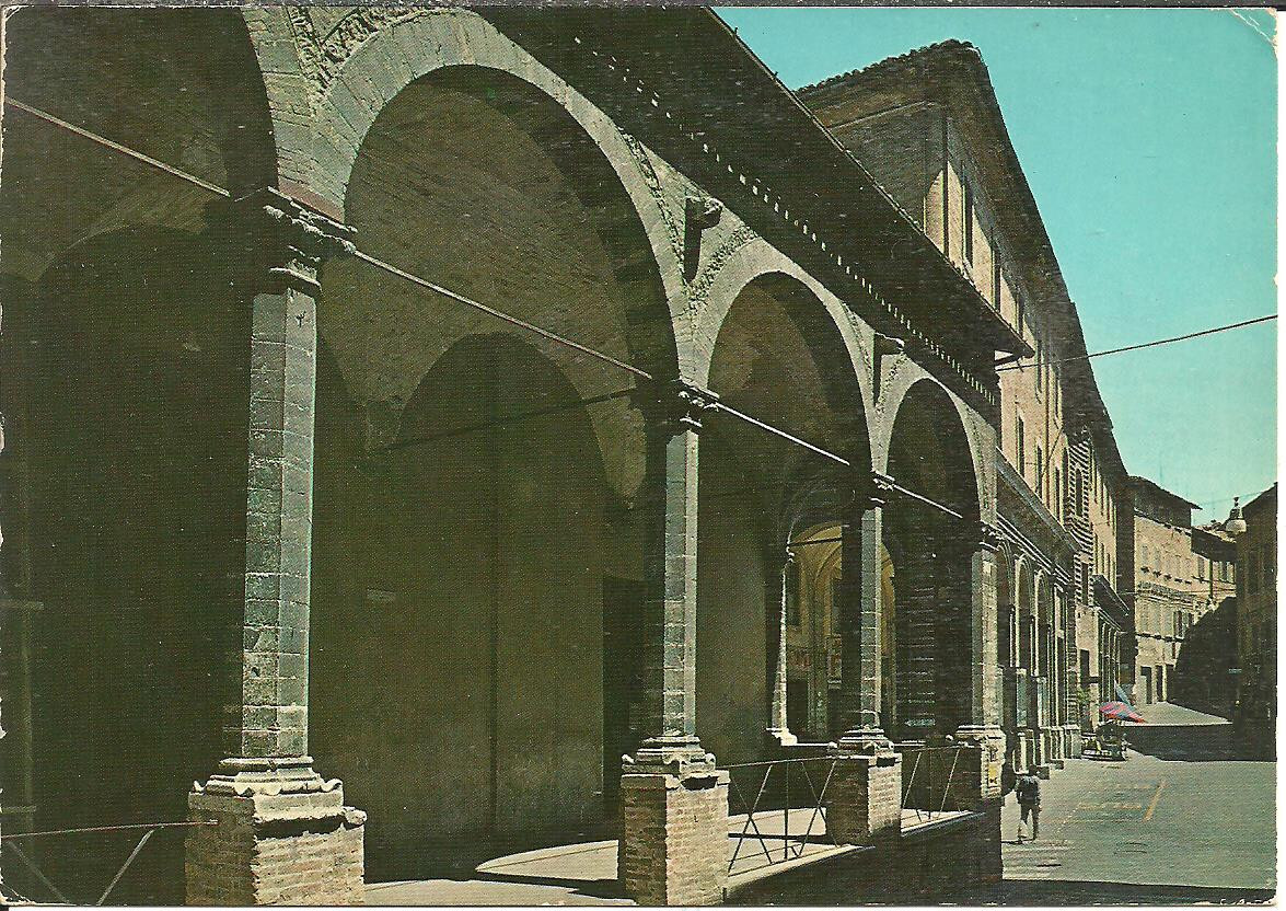 Foto 1 di 2
